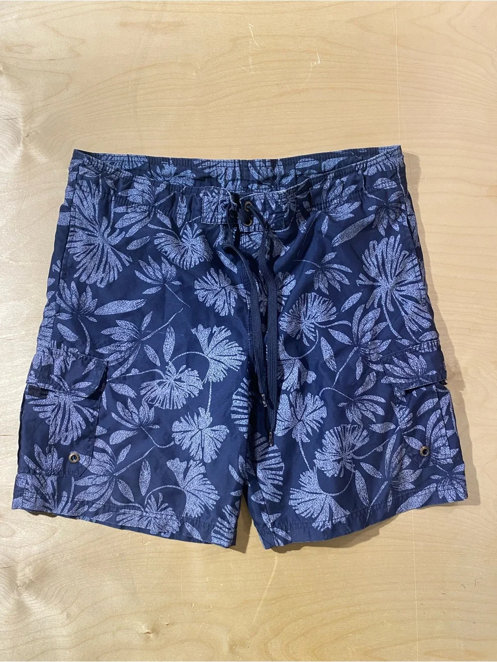 OP Men's Navy Blue Floral Swim Trunks Medium (32-34) (BM)